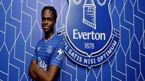 “利物浦成功之旅落幕，冠军庆典游行筹备开启”